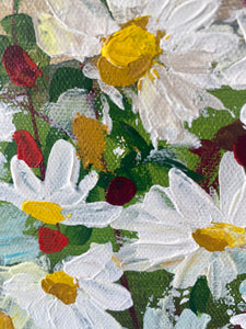 close up of the daisies 
